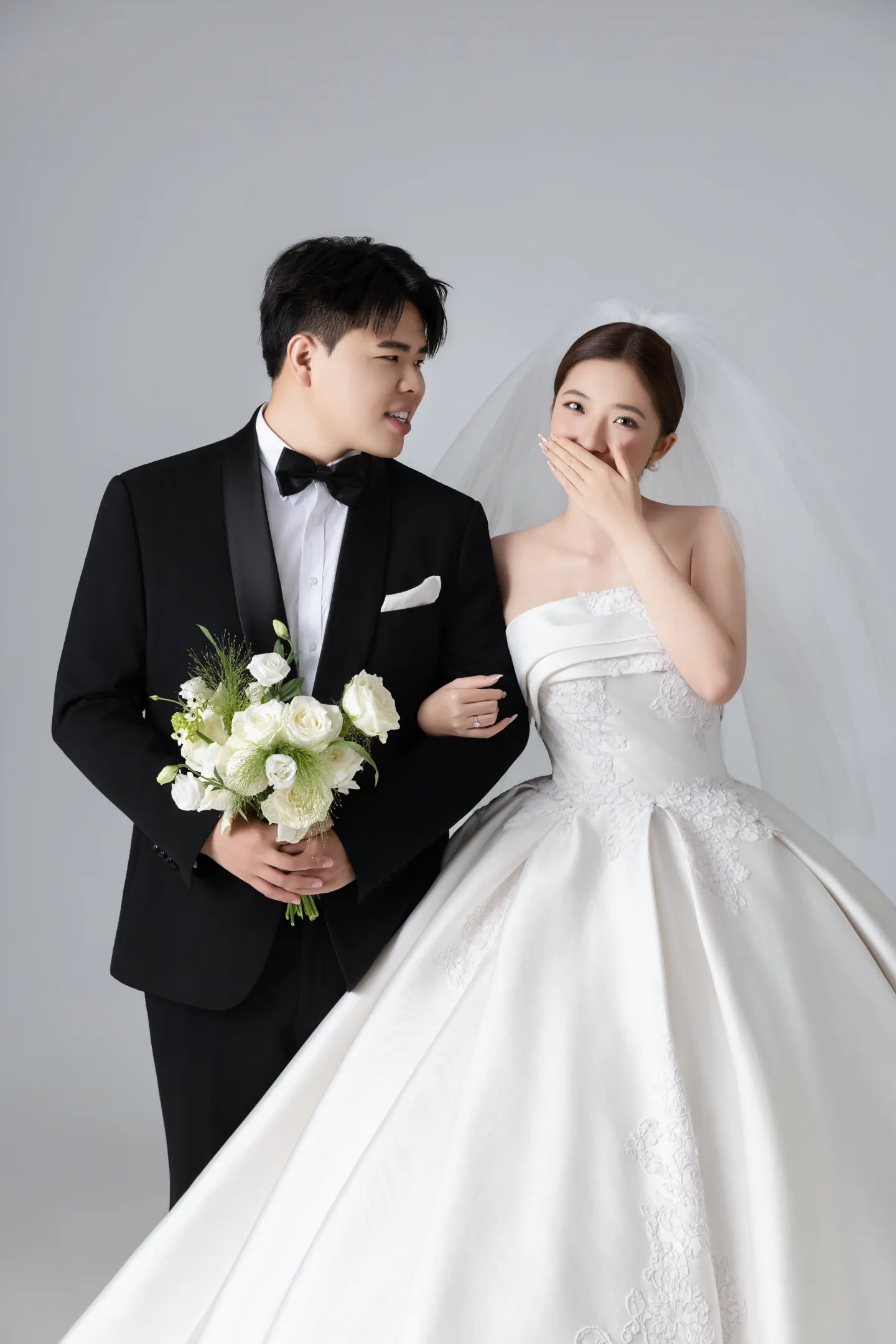 徐航与任晓静的白色婚纱照